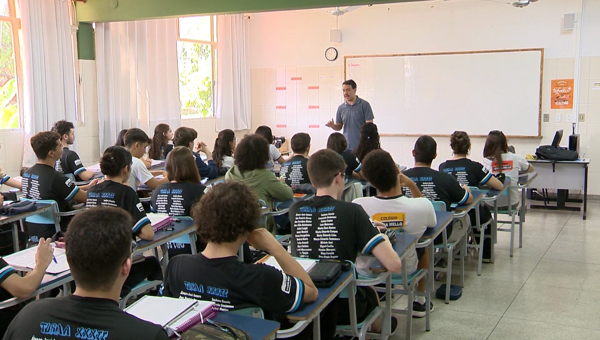 Implementação do novo ensino médio deve ocorrer em 2025 |