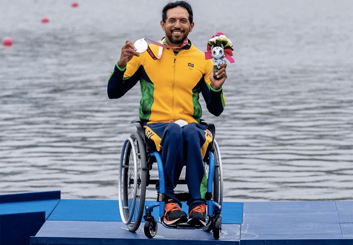 Atleta paralímpicos piauiense Luís Carlos Cardoso conquistou a medalha de prata |