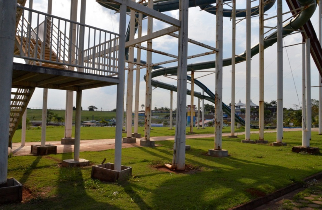 Parque Aquático da Cidade da Criança está abandonado |